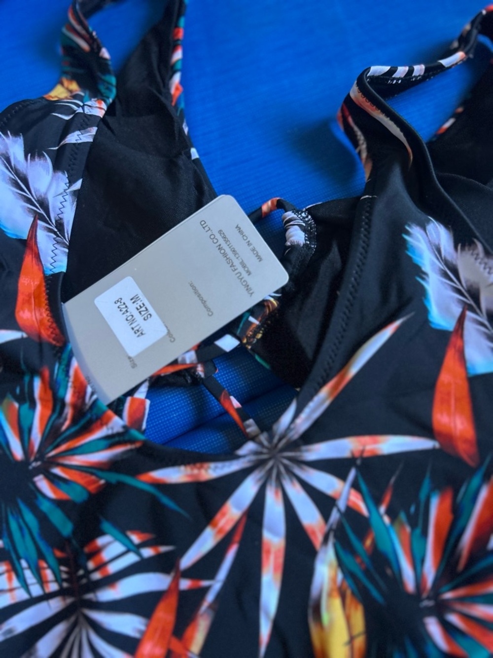 Yira one piece swimsuit black size Med - Picture 7 of 11